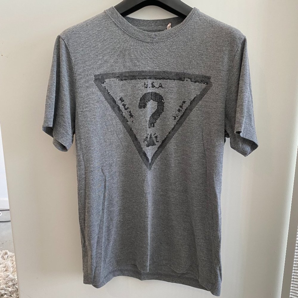 GUESS Mens Small Gray Printed T-Shirt